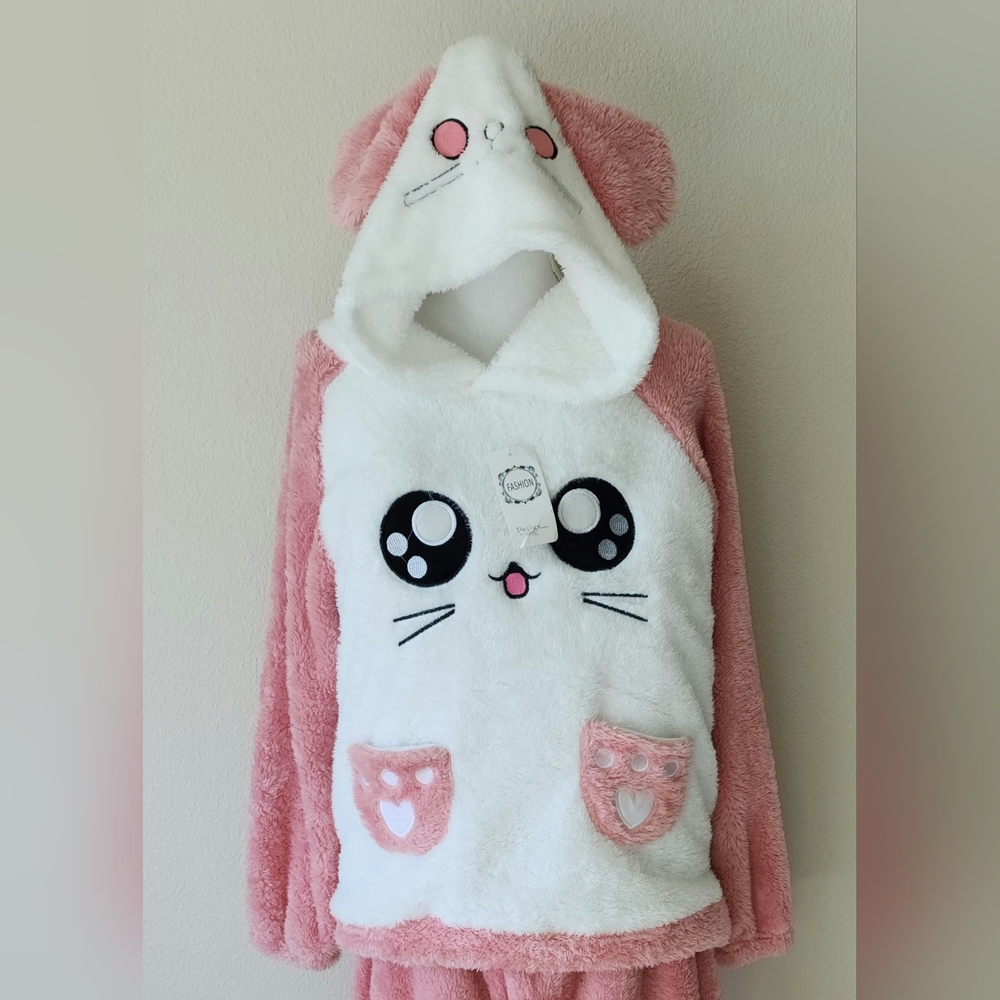 NWT Flirty, Adorable Pink and White Fashion Design Pajamas. Fits L/XL See Desp